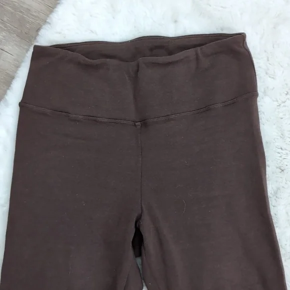 SKIMS Outdoor High-Waisted Banded Legging - Picture 2 of 5